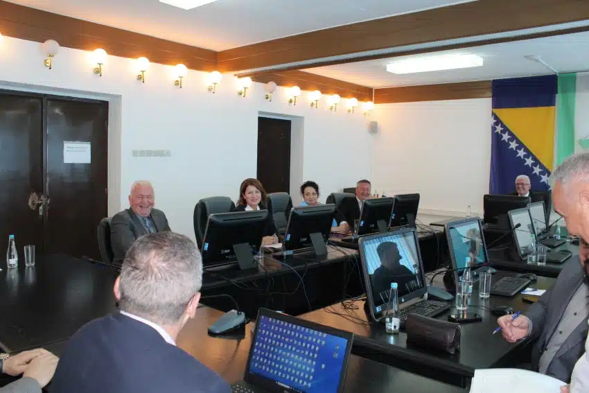 Zavod za zdravstveno osiguranje SBK u prvih šest mjeseci zabilježio manjak od 12 miliona KM